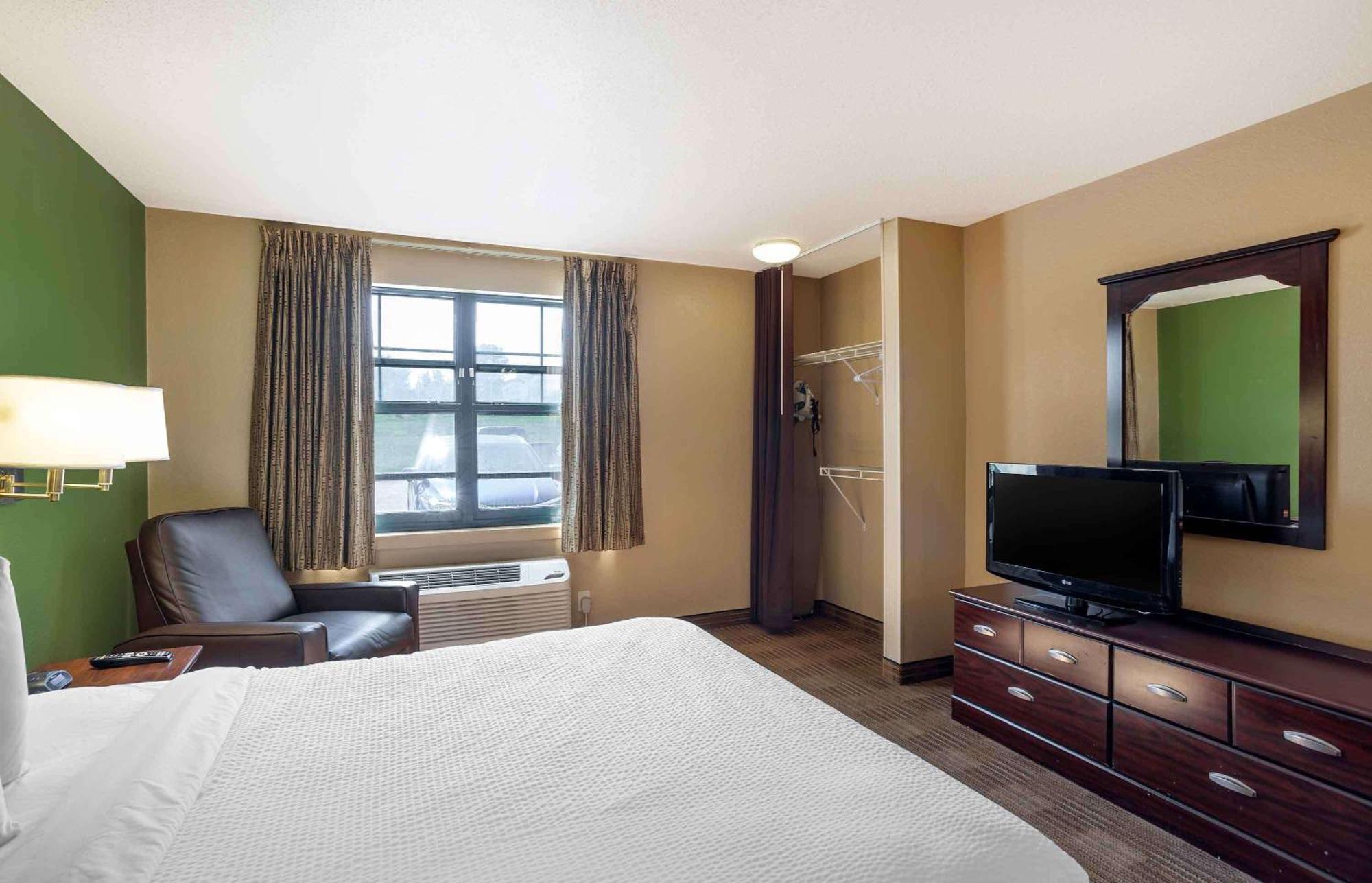 Extended America - Philadelphia - 2*