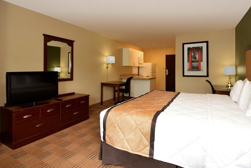 Extended America - Philadelphia -