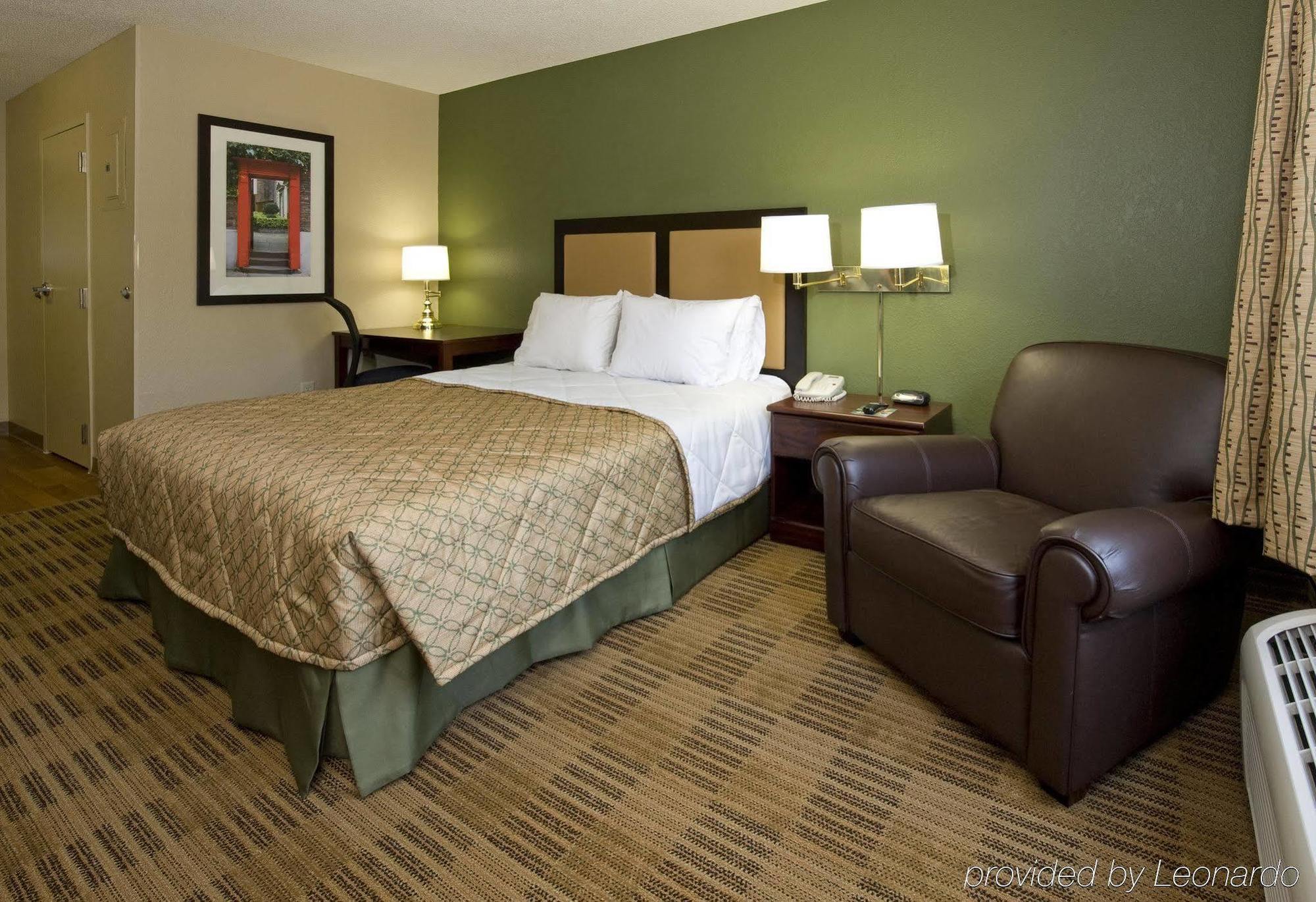 Extended America - Philadelphia - 2*