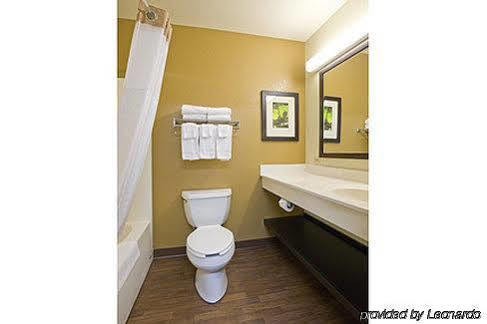 Extended America - Philadelphia - 2*